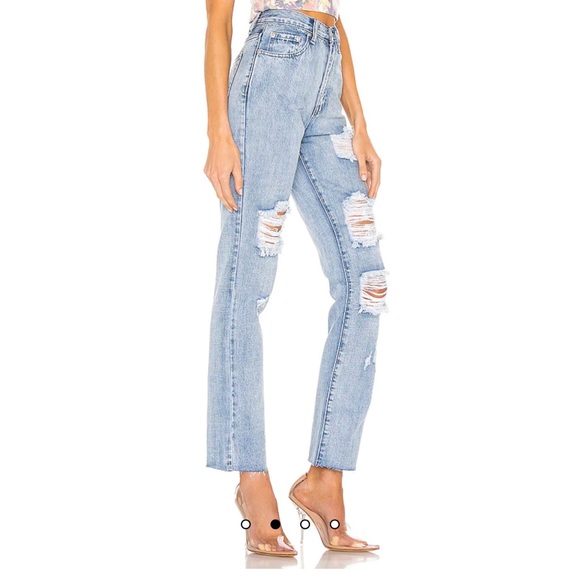 superdown Ramona High Waisted Jean in Light Blue Wash 24 - Picture 2 of 9